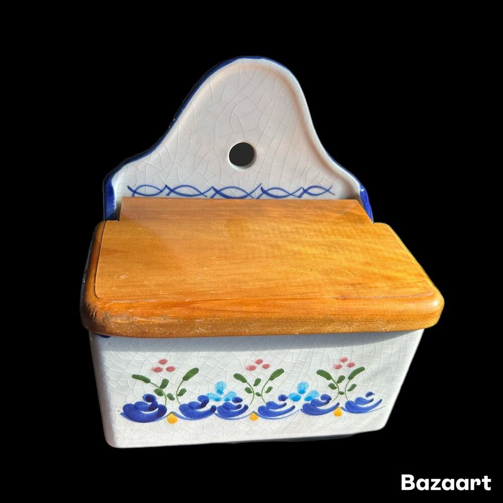 VTG CERAMIC SALT CELLAR w/WOODEN LID/SALT BOX/FARMHOUSE DECOR Made in Spain